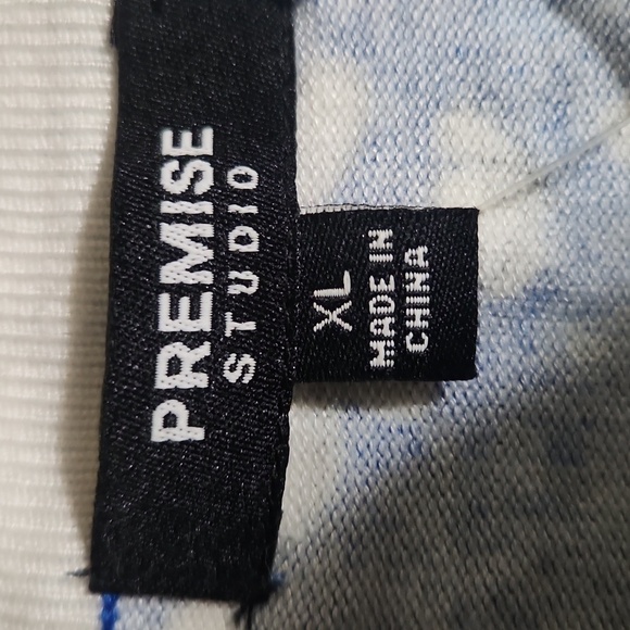 Premise Studio XL Blue Butterfly Cardigan - Picture 10 of 12